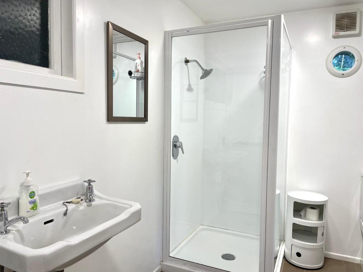 Waiheke Onetangi Close To Beach 外观 照片